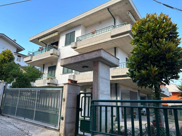 Villa Indipendente in vendita a San Benedetto, Teramo