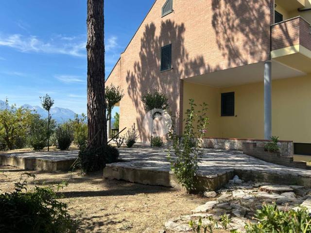 Villa Indipendente in vendita a Coste Sant'Agostino, Teramo