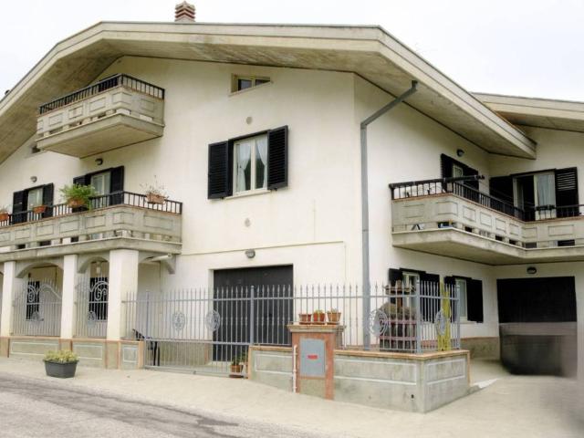 Villa Indipendente in vendita a Valle Soprana, Teramo