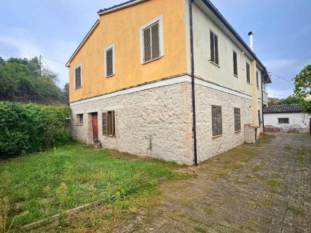 Villa Indipendente in vendita a Teramo, Abruzzo