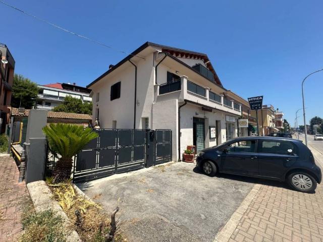 Villa Indipendente in vendita a Teramo, Abruzzo