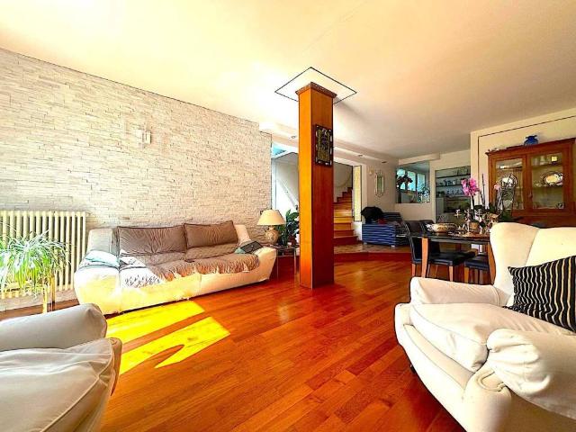 Villa Indipendente in vendita a Scapriano, Teramo