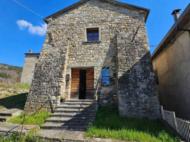 Villa Indipendente in vendita a Terenzo, Reggio Emilia