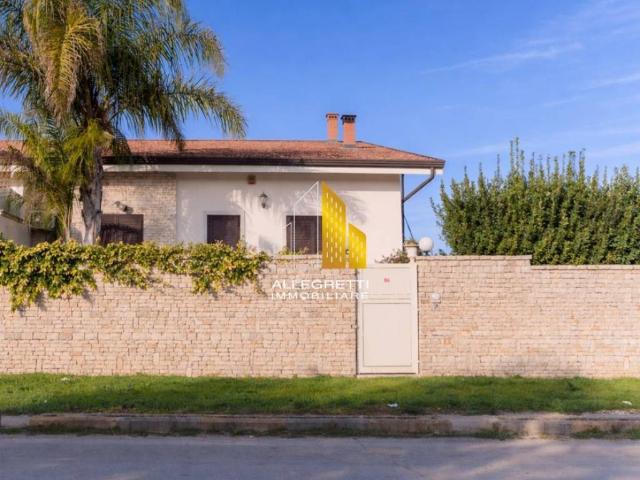 Villa Indipendente in vendita a Puglia, Bari