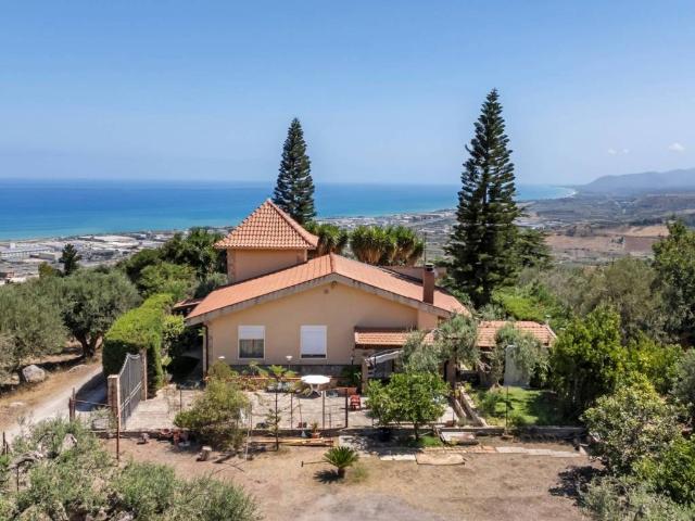Villa Indipendente in vendita a Termini Imerese, Sicilia