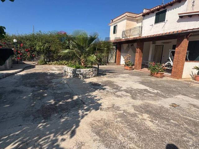 Villa Indipendente in vendita a Termini Imerese, Sicilia