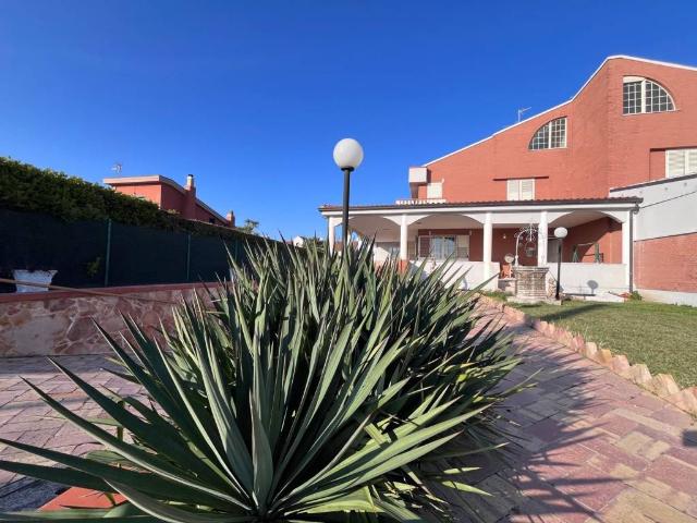 Villa Indipendente in vendita a Termoli, Molise
