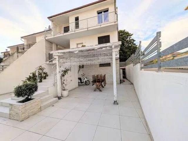 Villa Indipendente in vendita a Termoli, Molise