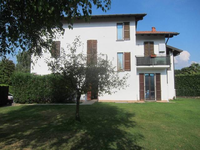 Villa Indipendente in vendita a Ternate, Varese