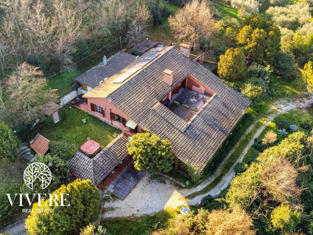Villa Indipendente in vendita a Terni, Umbria