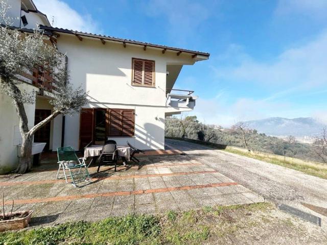 Villa Indipendente in vendita a Piefossato, Terni