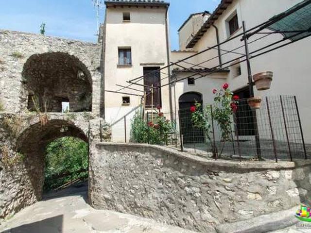 Villa Indipendente in vendita a Terni, Umbria