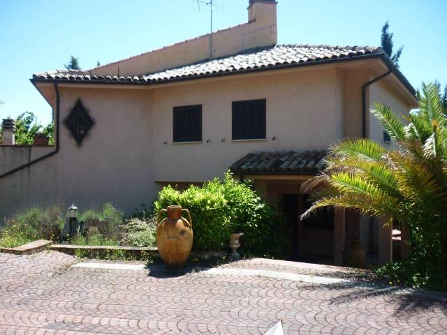 Villa Indipendente in vendita a Toano, Terni
