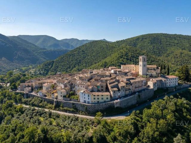 Villa Indipendente in vendita a Terni, Umbria