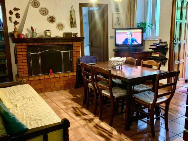 Villa Indipendente in vendita a Terni, Umbria