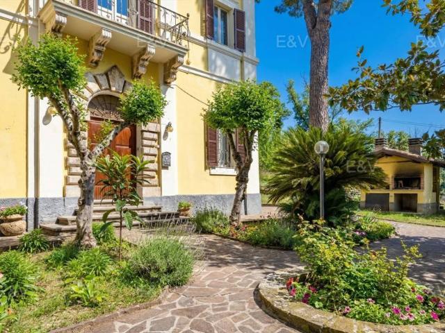 Villa Indipendente in vendita a Città Giardino, Terni