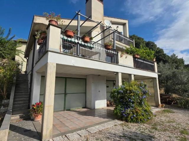 Villa Indipendente in vendita a Rocca San Zenone, Terni