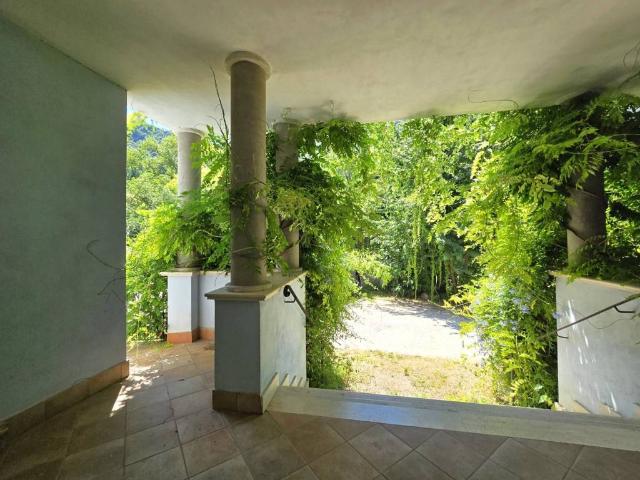 Villa Indipendente in vendita a Terni, Umbria