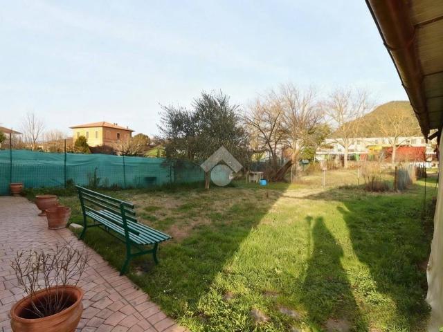 Villa Indipendente in vendita a Terni, Umbria
