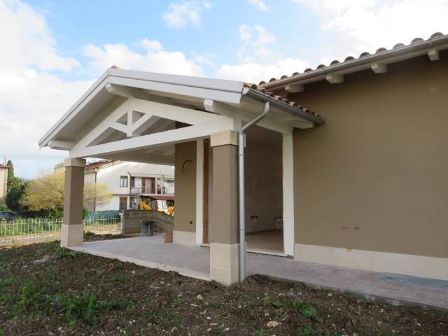 Villa Indipendente in vendita a Terni, Umbria