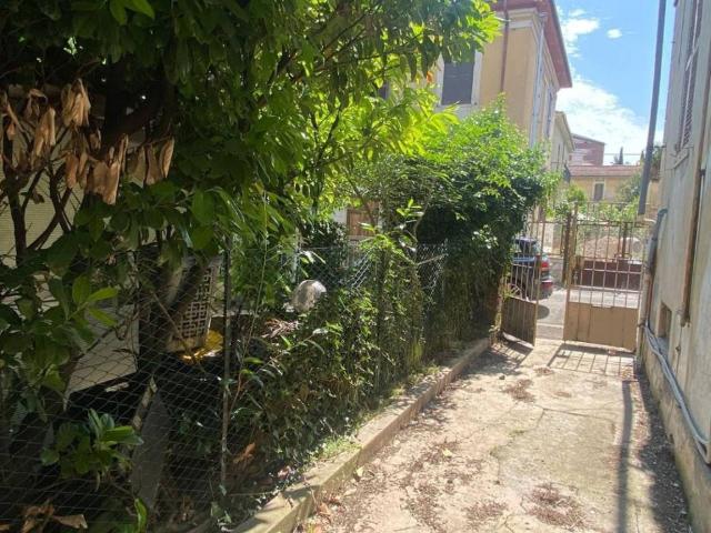 Villa Indipendente in vendita a Città Giardino, Terni