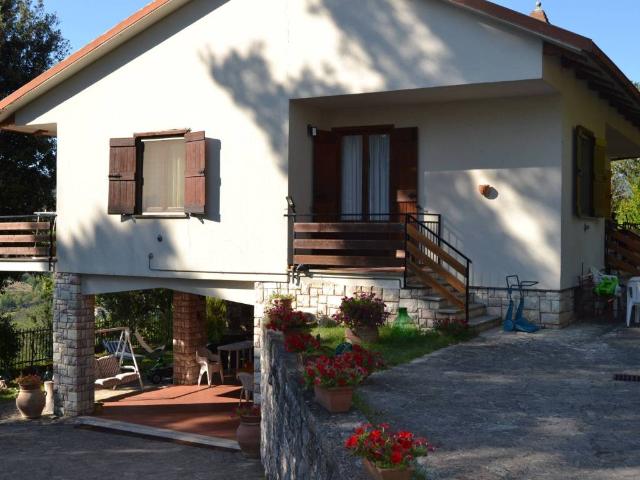 Villa Indipendente in vendita a Terni, Umbria