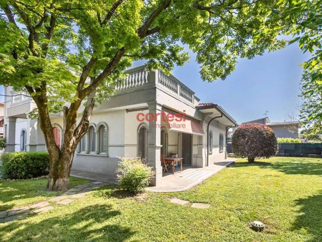 Villa Indipendente in vendita a Terno D'isola, Lombardia