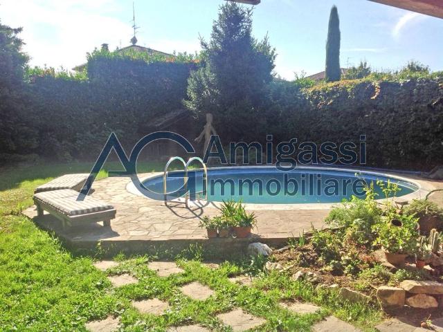 Villa Indipendente in vendita a Terno D'isola, Lombardia