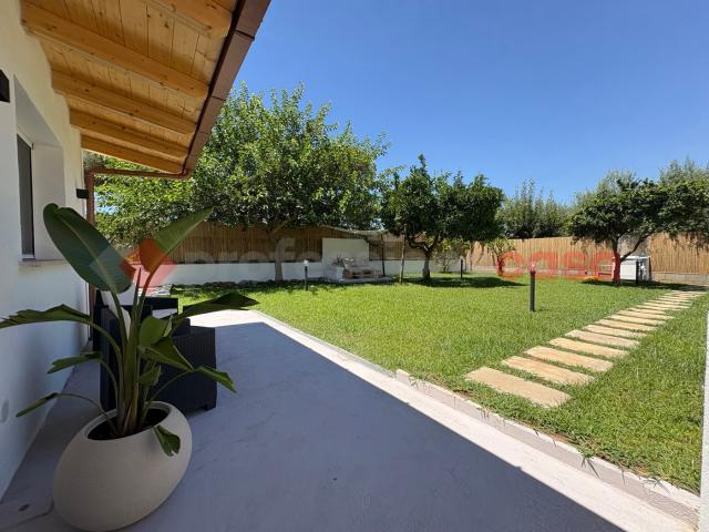 Villa Indipendente in vendita a Terracina, Lazio