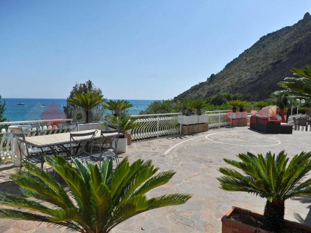 Villa Indipendente in vendita a Terracina, Lazio