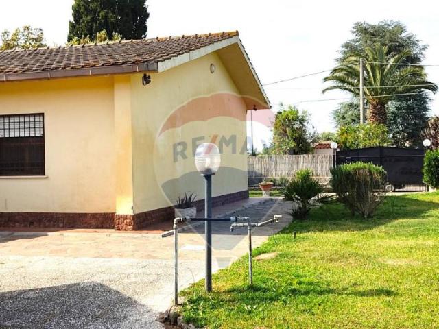 Villa Indipendente in vendita a Terracina, Lazio