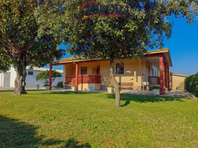Villa Indipendente in vendita a Terracina, Lazio