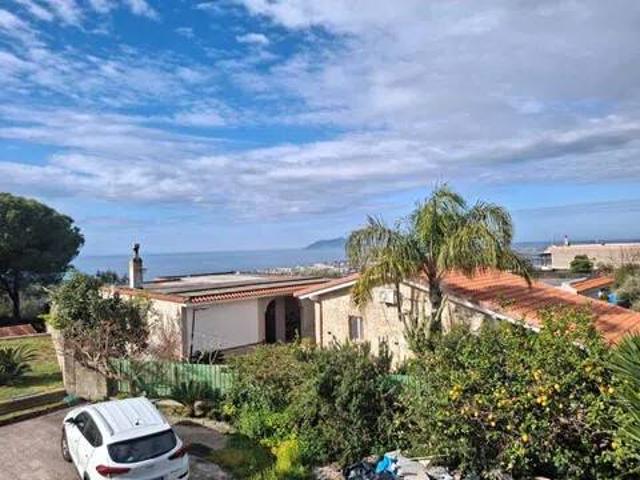 Villa Indipendente in vendita a Terracina, Lazio