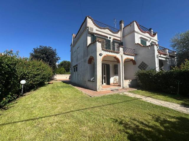 Villa Indipendente in vendita a Terracina, Lazio