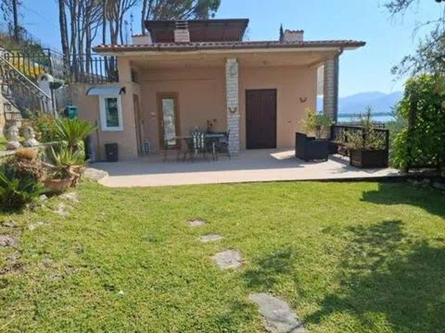 Villa Indipendente in vendita a Terracina, Lazio