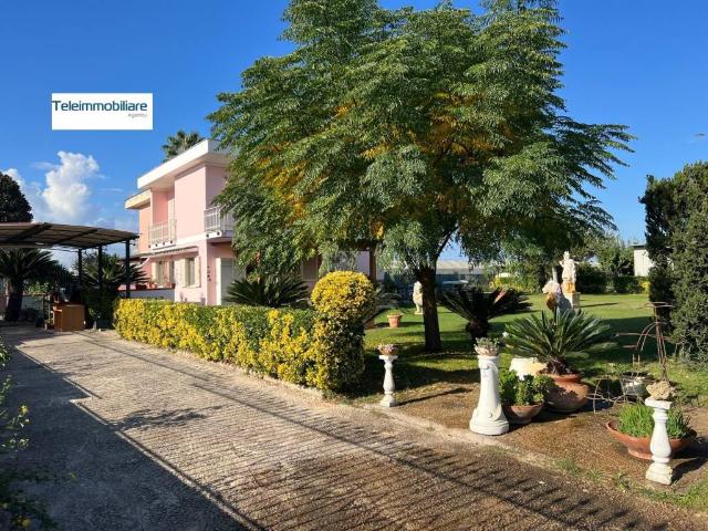 Villa Indipendente in vendita a Terracina, Lazio