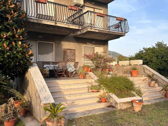 Villa Indipendente in vendita a Terracina, Lazio