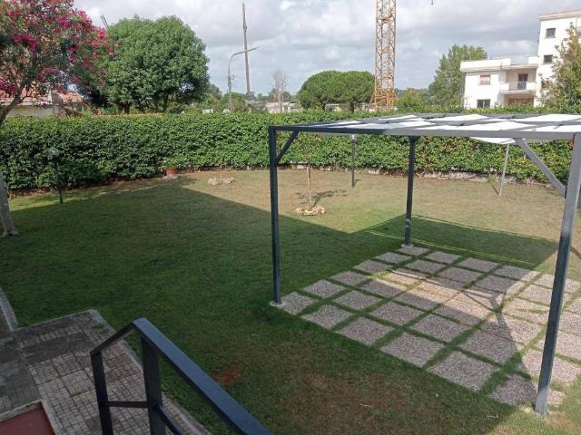 Villa Indipendente in vendita a Terracina, Lazio
