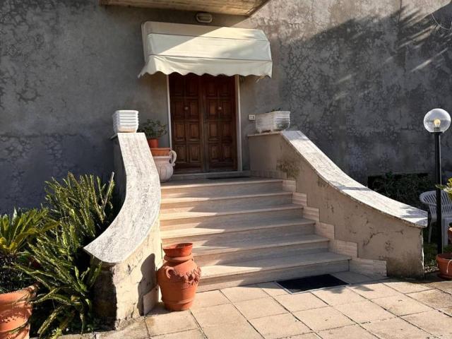 Villa Indipendente in vendita a Terracina, Lazio