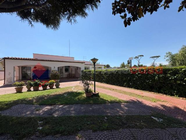 Villa Indipendente in vendita a Terracina, Lazio