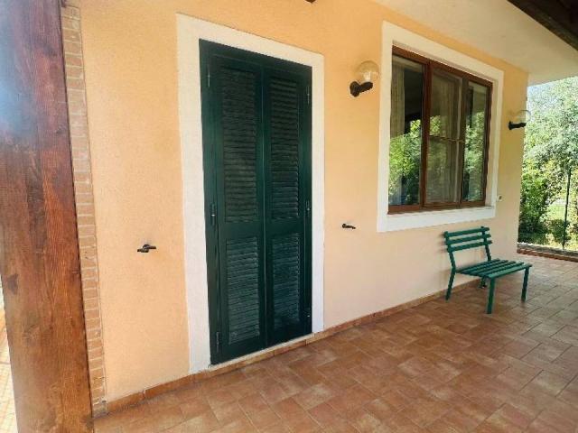 Villa Indipendente in vendita a Terracina, Lazio