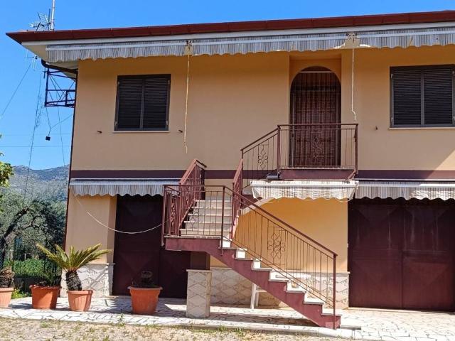 Villa Indipendente in vendita a Terracina, Lazio