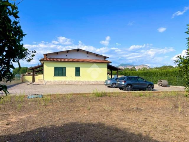 Villa Indipendente in vendita a Terracina, Lazio