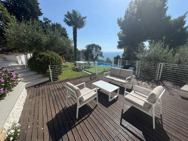 Villa Indipendente in vendita a Piazza Palatina, Terracina