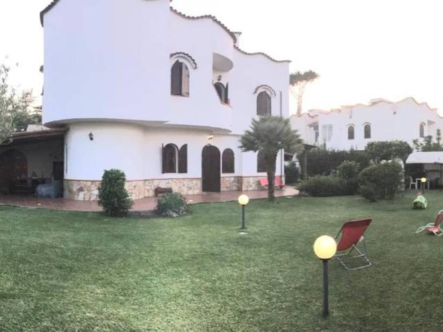 Villa Indipendente in vendita a Terracina, Lazio