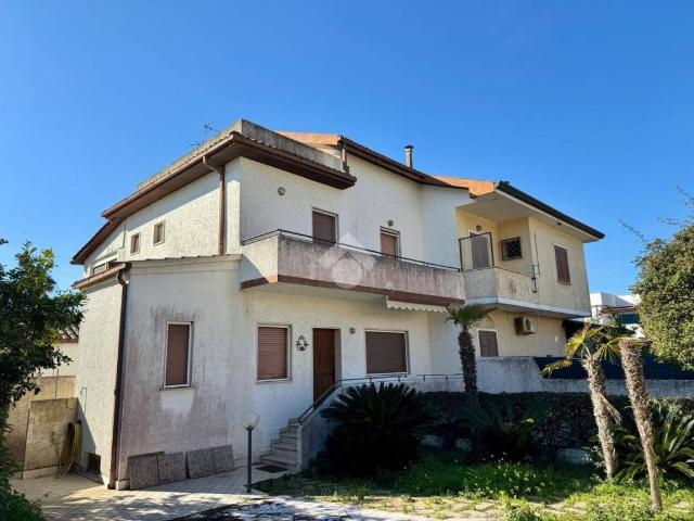 Villa Indipendente in vendita a Terracina, Lazio