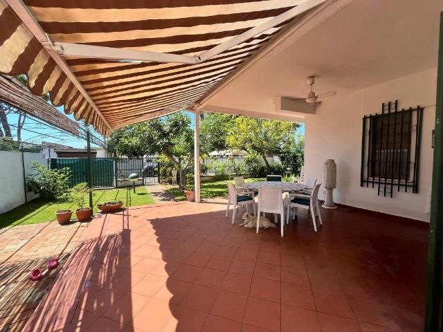 Villa Indipendente in vendita a Terracina, Lazio