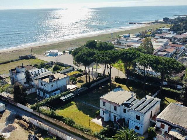 Villa Indipendente in vendita a Terracina, Lazio