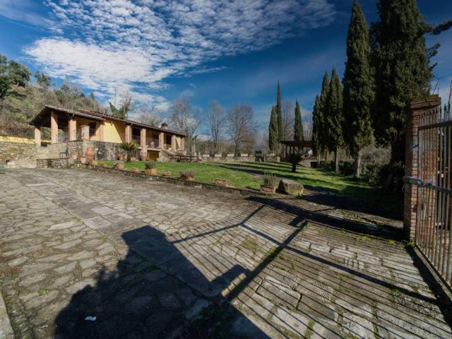 Villa Indipendente in vendita a Terranuova Bracciolini, Toscana