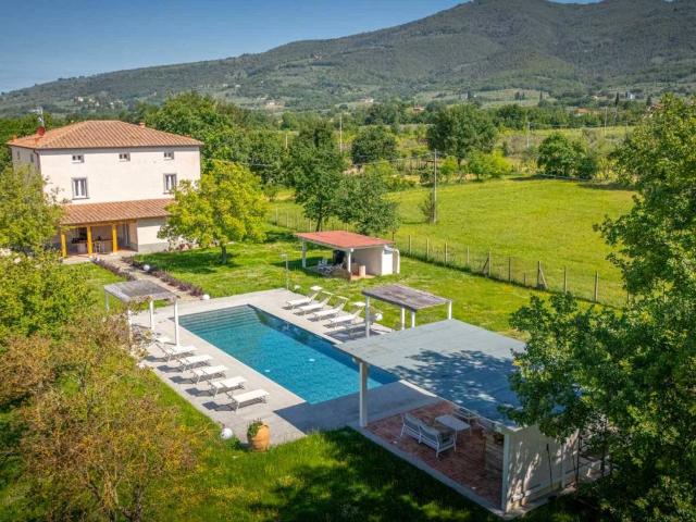 Villa Indipendente in vendita a Tasso, Terranuova Bracciolini